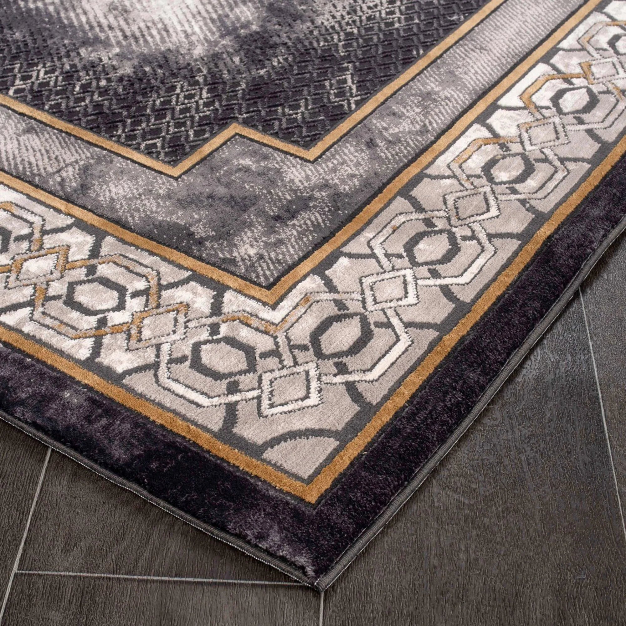 Imperial Crest Framed Medallion Rug