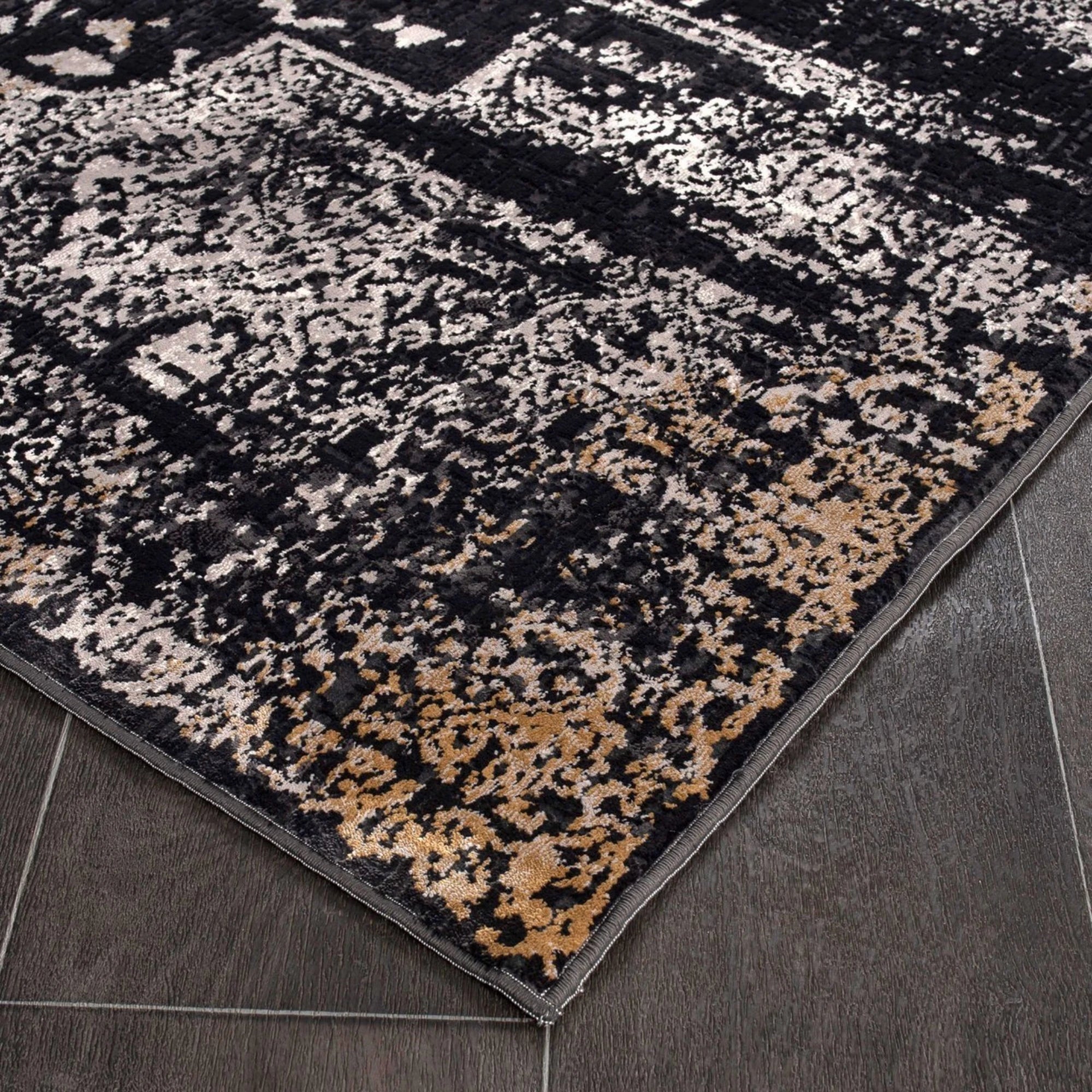 Noir Palace Vintage Medallion Rug