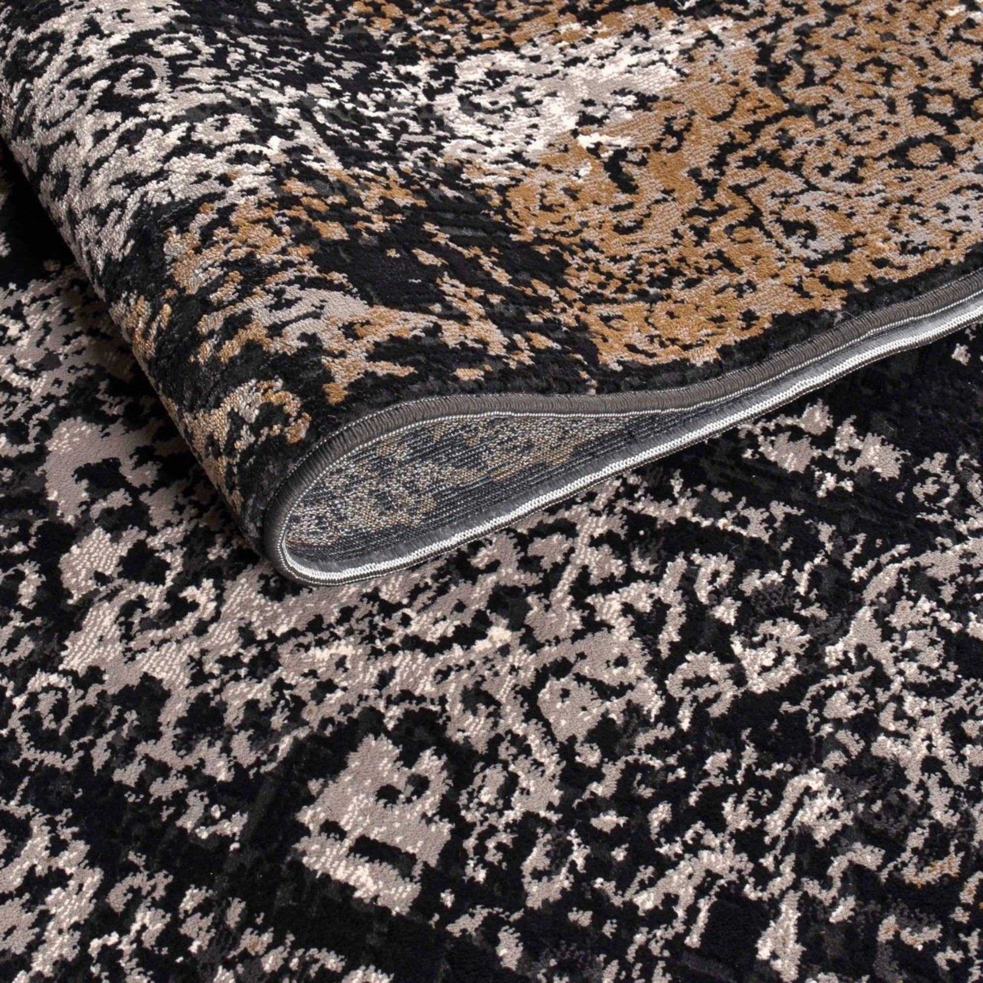 Noir Palace Vintage Medallion Rug