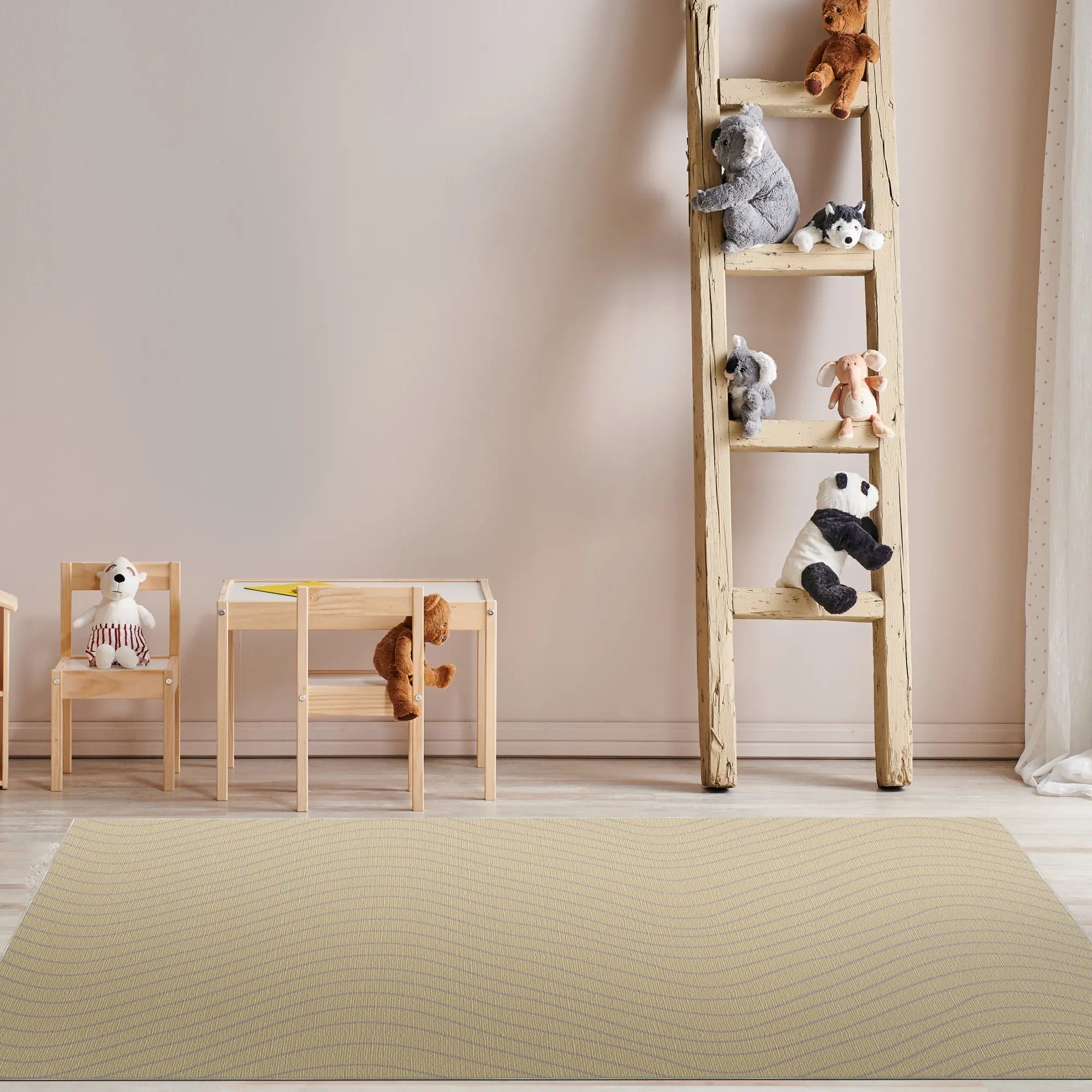 Soft Beige Wavy Motion Accent Rug